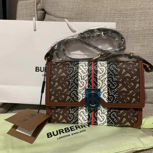 Authentic Burberry shoulder/ crosbody - Picture 2 of 2